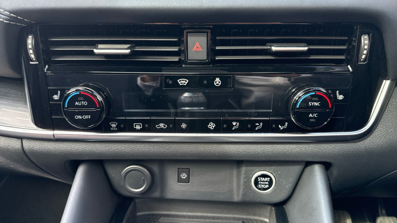 Nissan Qashqai 1.3 DiG-T MH Tekna 5dr Petrol Hatchback